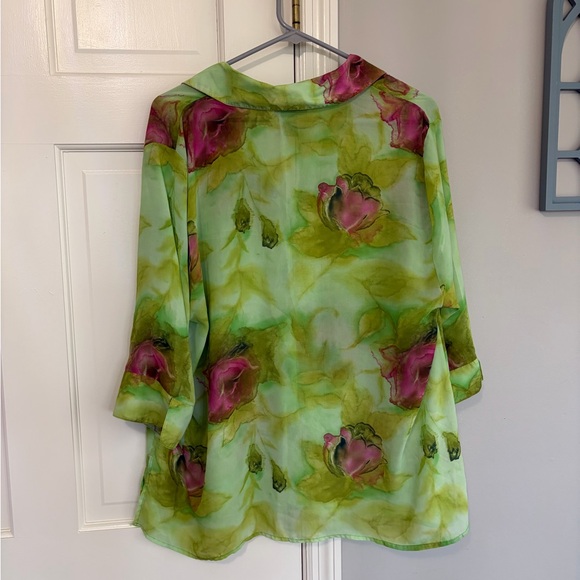 Maggie Barnes Light Green Floral Button-Down Blouse with Pink Accents - Picture 4 of 6